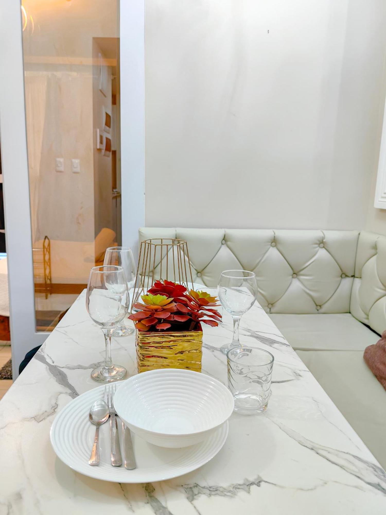 Modern 1Br In Uptown Bgc Aparthotel Тагуиг Екстериор снимка